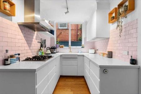 Caulfield North - Photo 4