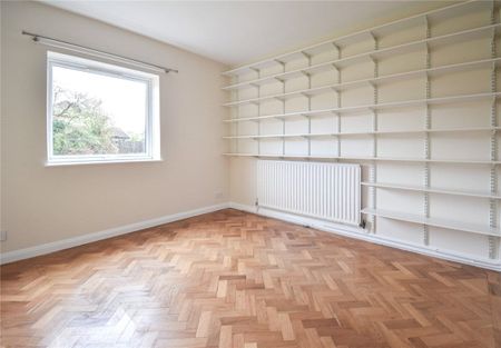 Newly decorated 4 bedroom house situated to the south of the city offering excellent access to Addenbrookes hospital. Rear enclosed garden with patio. Garage and driveway parking. GCH. Unfurnished. Available for 6 months only. - Photo 3