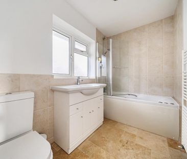 4 bedroom detached house to rent - Photo 6