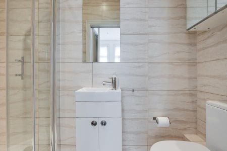 3 Bedroom Flat To Let - Photo 4