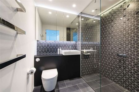 A fantastic 1 bedroom apartment in the iconic Television Centre development - Photo 5