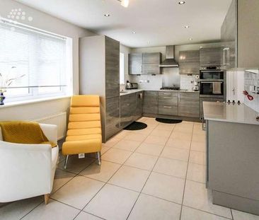 Collins Drive, Earley, Reading, RG6 - Photo 5