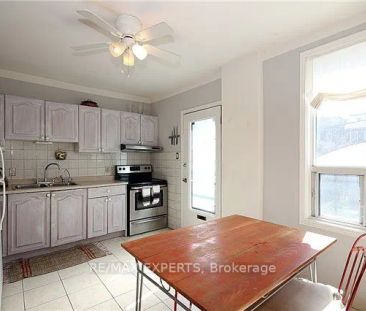 Detached Home For Lease | W9045475 - Photo 4