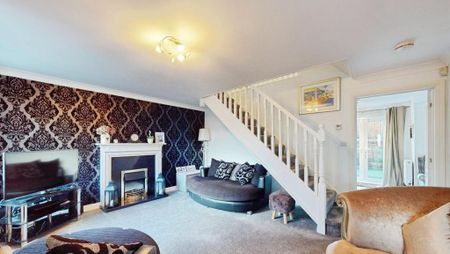 4 bedroom semi-detached house to rent - Photo 2
