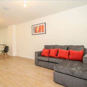 Apartment 8 Rivermill Court, 1 Sandford Place, Leeds, West Yorkshire, LS5 3BY - Photo 2