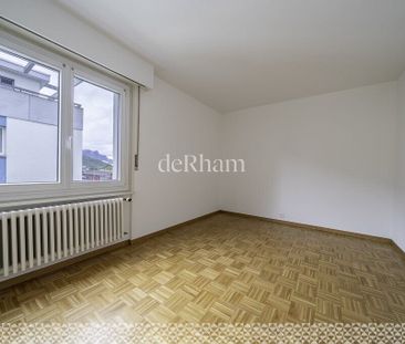 Bel appartement à proximité de toutes les commodités - Photo 2