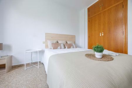 Carrer de Dolores Marqués, Valencia, Valencian Community 46020 - Foto 2