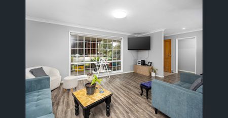 EXCELLENT FAMILY HOME - Photo 2