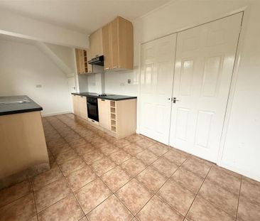 3 bedroom end of terrace house to rent - Photo 6