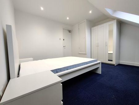 4 Bed Terraced House, Farnborough Avenue, E17 - Photo 3