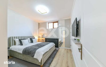 Apartament cu 3 camere | Ultracentral | Parcare in curte - Photo 2