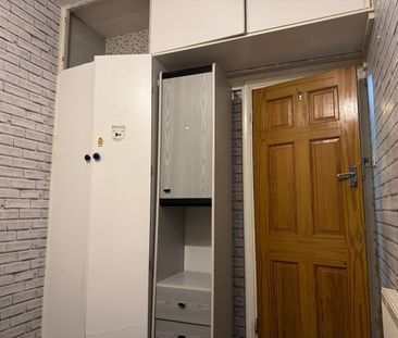Room in a Shared House, Glebelands Avenue, IG2 - Photo 3