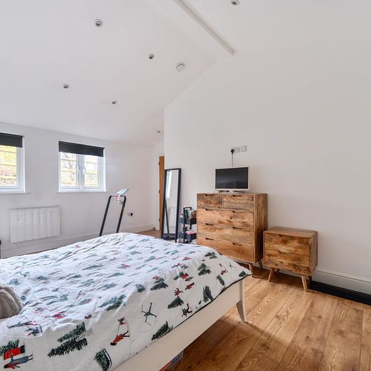 Churt Road, Churt, Farnham, Surrey, GU10 - Photo 1