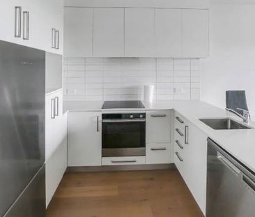 Immaculate apartment with views! - Photo 2
