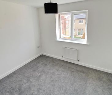 3 bedroom semi-detached house to rent - Photo 6