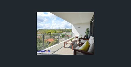 Conveniently located Luxurious apartment with beautiful views - Photo 2