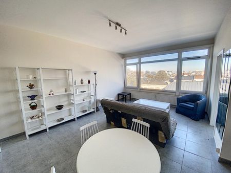 À Ixelles, grand studio de 55m2 en location 750 € par mois - Foto 4