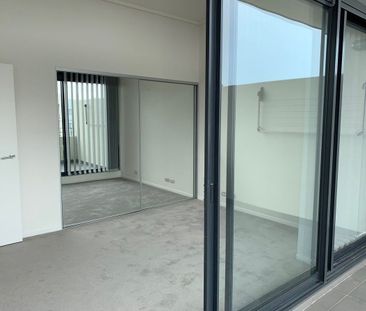 Modern 2-Bedroom Apartment! - Photo 4