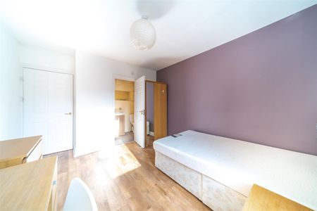 3 bed apartment to rent in St Andrews Street, City Centre, NE1 - Photo 4