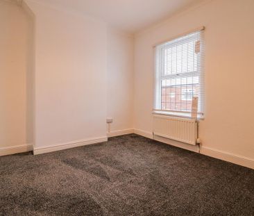 2 bedroom semi-detached house to rent - Photo 2