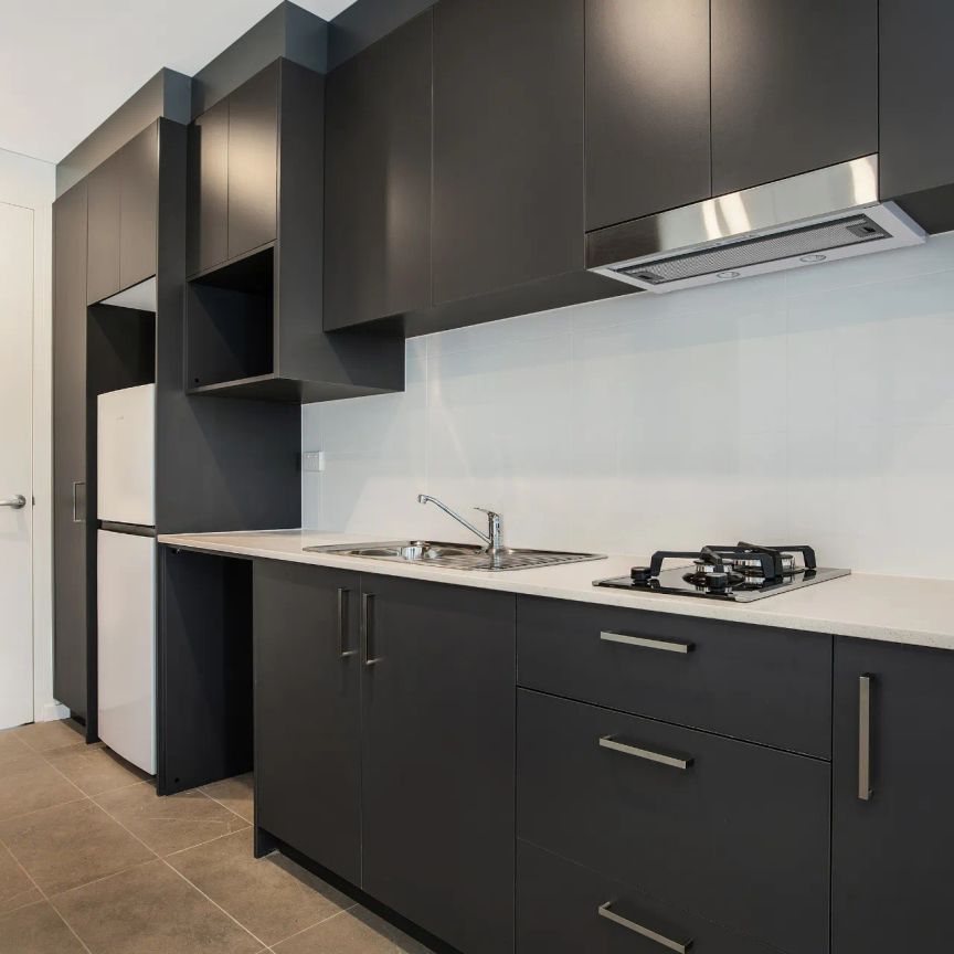 AIR-CONDITIONED FURNISHED STUDIO APARTMENT - WITH OWN PRIVATE COURTYARD - Photo 1