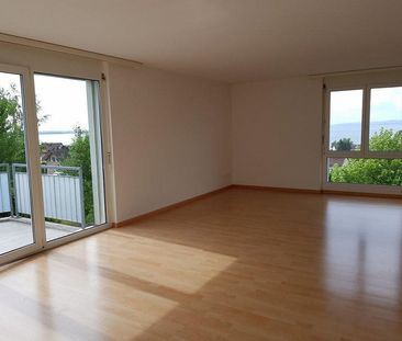 Helle und grosszügige Wohnung mit Seeblick. - Photo 2