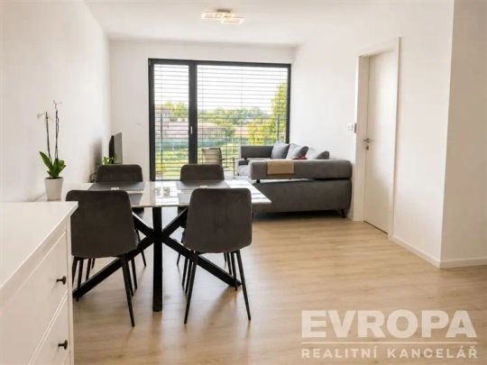 Pronájem moderního bytu 2+kk s lodžií a garážovým stáním – Thera HK, Hradec Králové - Фото 1
