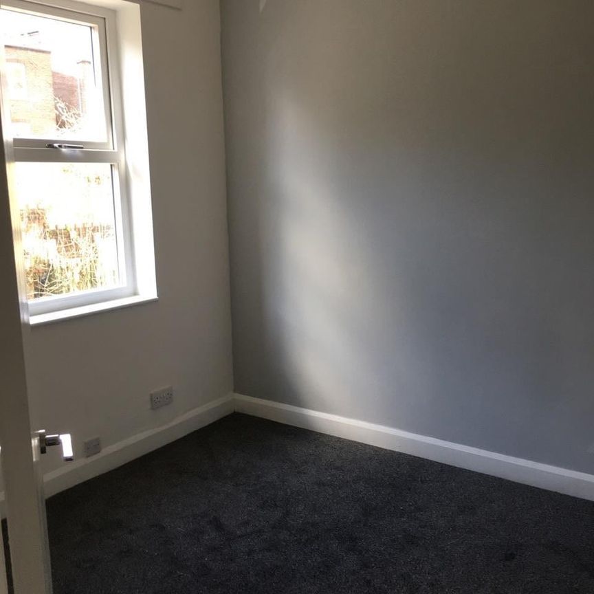 2 Bed Terraced House, Valley Road, S8 - Photo 1