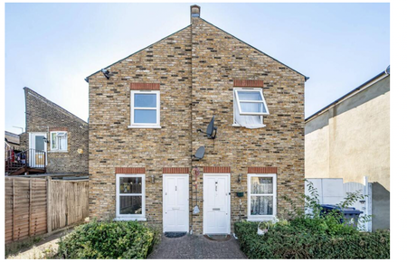 Modern Two Bedroom Maisonette for Rent in London, W7 - Photo 5