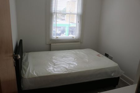 2 Bed Flat, Clapham Road, SW9 - Photo 3