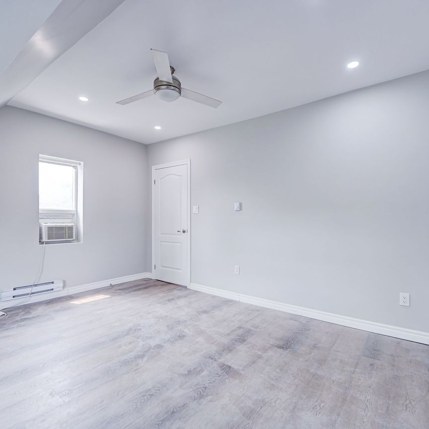 For Lease - 850 Carlaw Avenue Unit# 3rd Flr, Toronto, Ontario - Photo 1