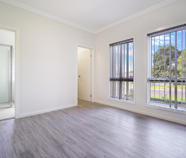 Modern 3 Bedroom Home! - Photo 3