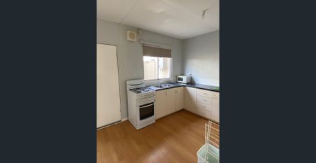 Furnished Town House - Photo 5