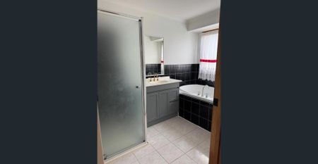 3 BEDROOM HOME + STUDY - Photo 4