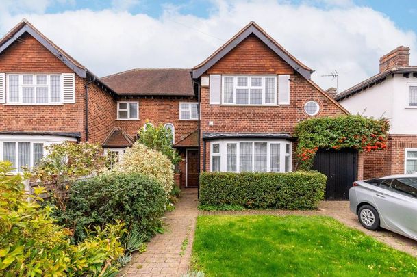 3 bedroom semi-detached house to rent - Photo 1