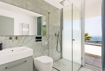 Luxury Villa for rent in Marbella Del Este, Andalusia