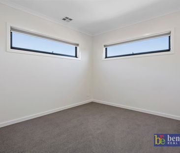 Modern Living in a Prime Kennington Location - Photo 2