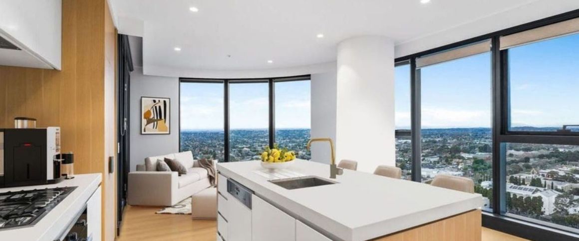 Indulgent Lifestyle Amidst a Mesmerizing Panoramic Vista - Photo 1