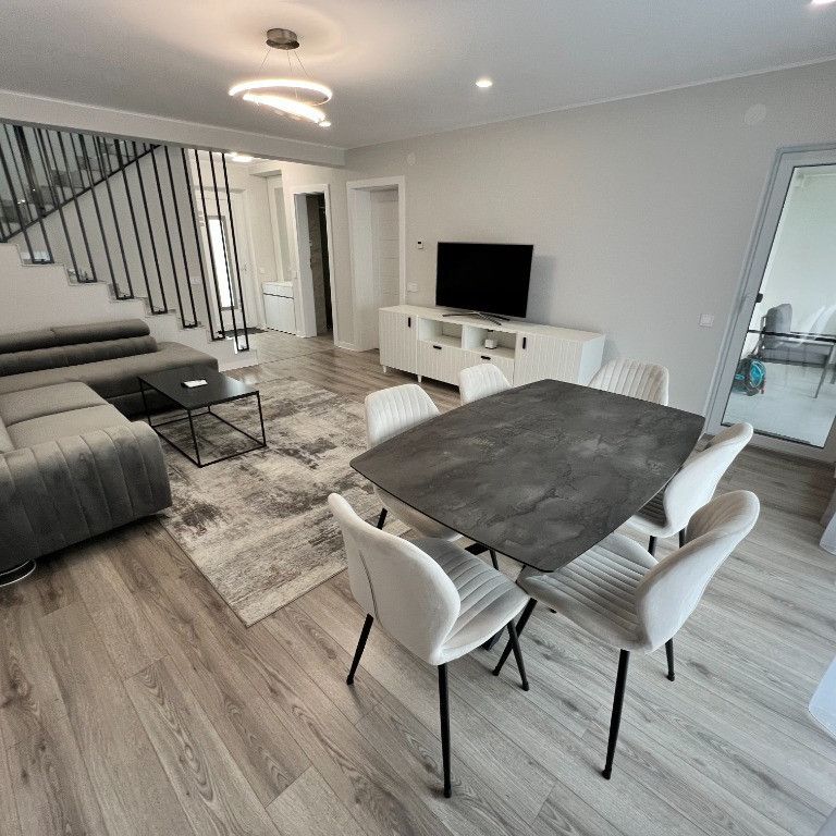 Închiriere casă 4 camere decomandate – Șelimbăr, str. Triajului - Fotografie 1