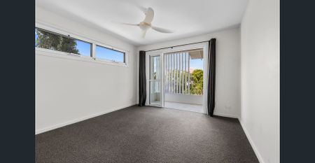 Stunning Duplex Located in the heart of Palm Beach! - Photo 5