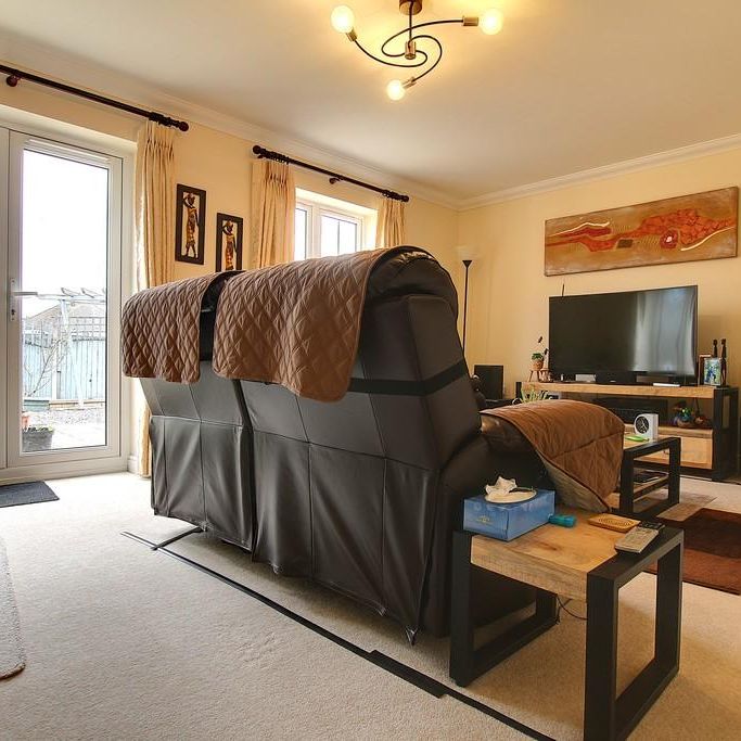 3 bedroom detached bungalow to rent - Photo 1