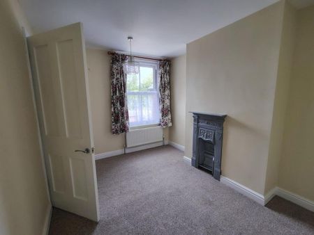 3 bedroom terraced house to rent - Photo 4