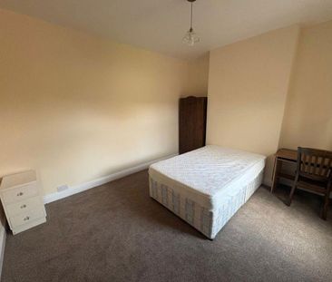 4 bedroom terraced house to rent - Photo 6