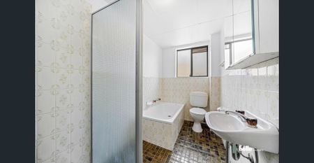 Two bedroom apartment in great location! - Photo 4