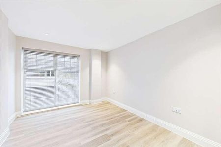 West Street, Maidenhead, Berkshire, SL6 - Photo 2