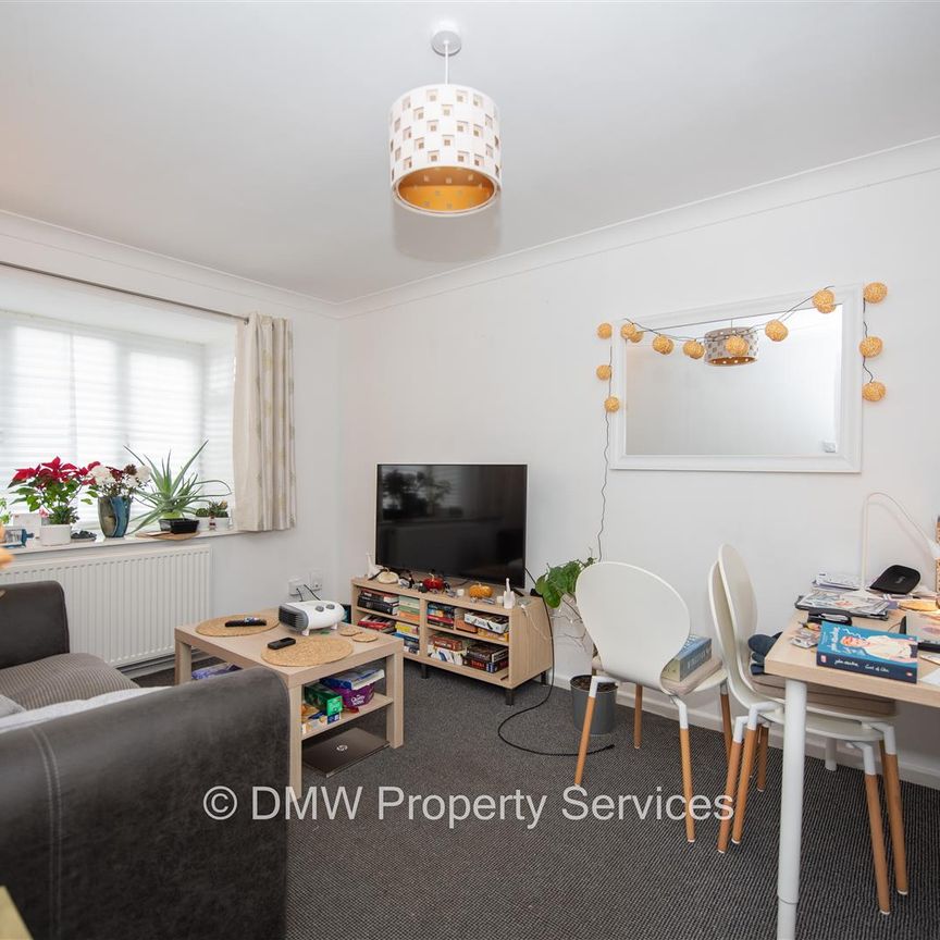 Lenton Manor, Nottingham - Photo 1