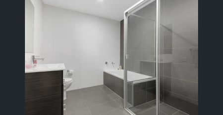 2 Bed 2 Bath 2 Car ready to move in - Photo 5