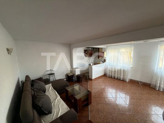 Casa de inchiriat cu 4 camere 160 mpu garaj teren liber 146 - Fotografie 1