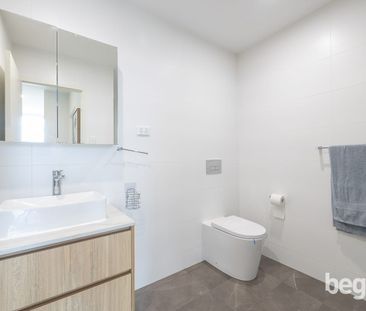 RESORT STYLE LIVING IN SUPERB SECURE SETTING WITH COMMUNAL TENNIS C... - Photo 6