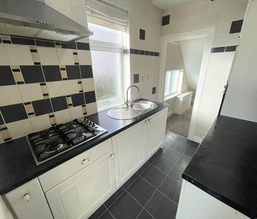 3 bedroom semi-detached house to rent - Photo 6